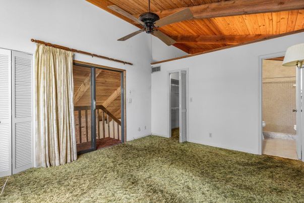 Empty room, Interior, Wooden Beams, Wooden Ceilings