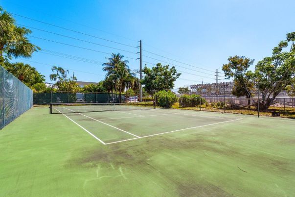 Exterior, Tennis Courts