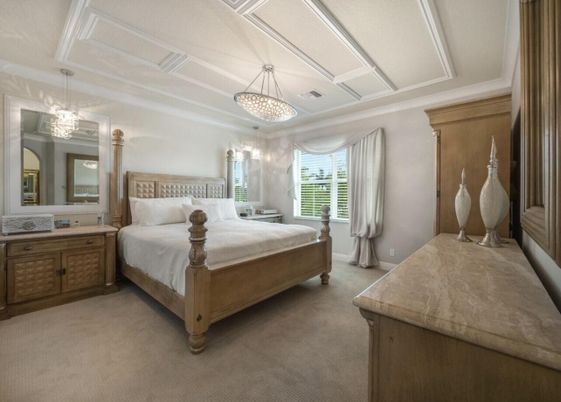 Bedroom, Chandelier, Interior, Pendant Lights