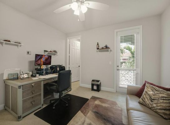 Home Office, Interior