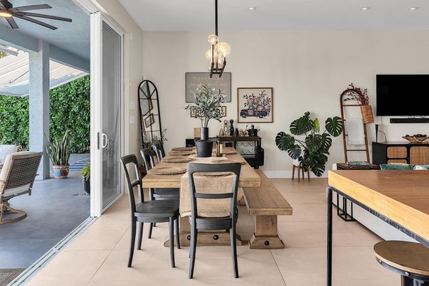 Dining room, Interior, Pendant Lights, Recessed Lighting