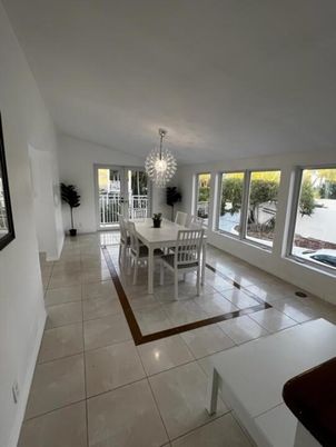 Chandelier, Dining room, Interior