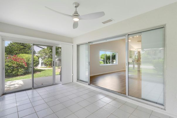Empty room, Interior, Sun Room, Wood Texture Flooring
