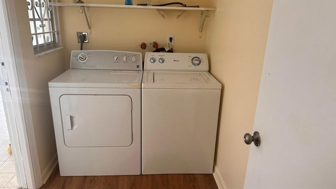 Interior, Utility Closets, Washer, Wood Texture Flooring