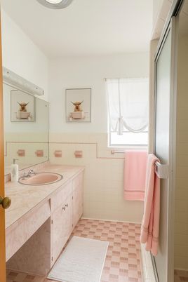 Bathroom, Dual Sink Vanities, Interior