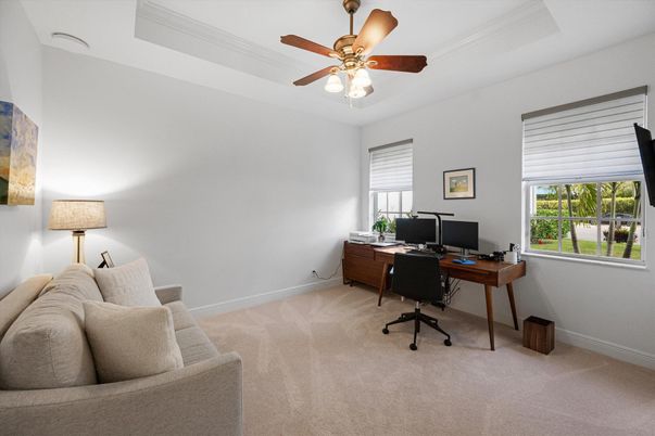Home Office, Interior