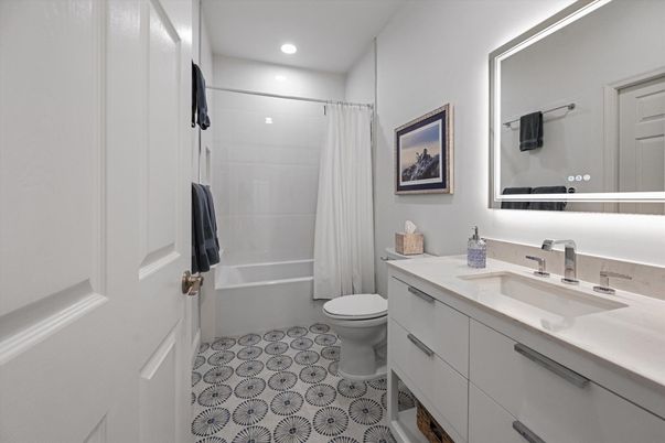 Bathroom, Interior, Recessed Lighting