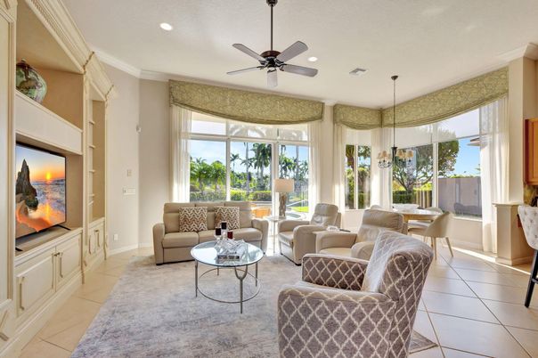 Dining room, Interior, Living room, Recessed Lighting