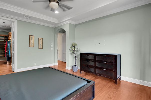 Interior, Recessed Lighting, Wood Texture Flooring