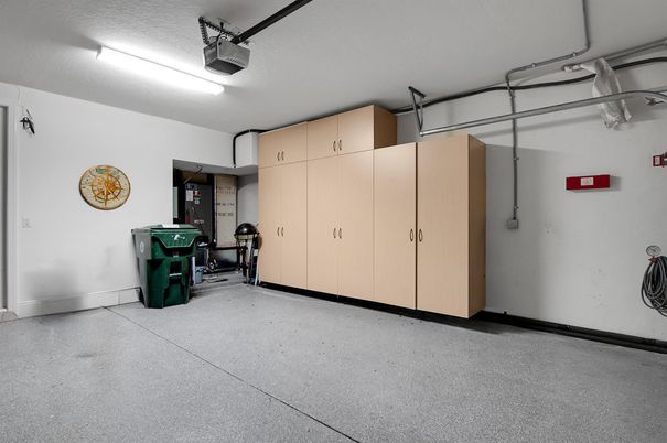 Garage, Interior