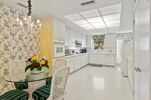 Chandelier, Dining room, Interior, Kitchen