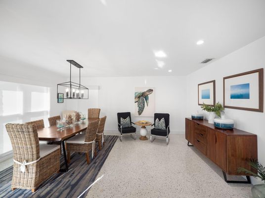 Dining room, Interior, Living room, Pendant Lights, Recessed Lighting