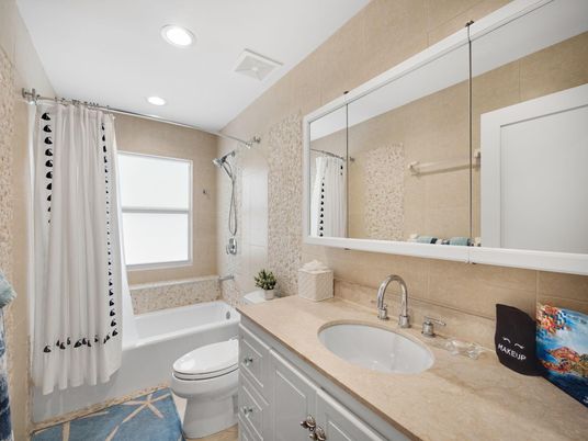 Bathroom, Interior, Recessed Lighting