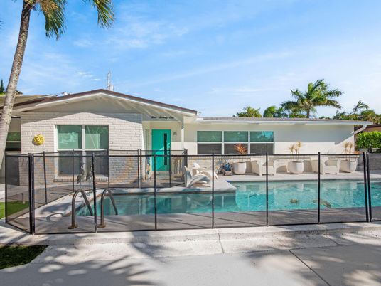 Exterior, Pool, Water