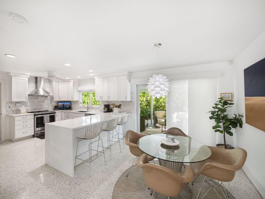 Dining room, Interior, Kitchen, Recessed Lighting, Stainless Steel Appliances