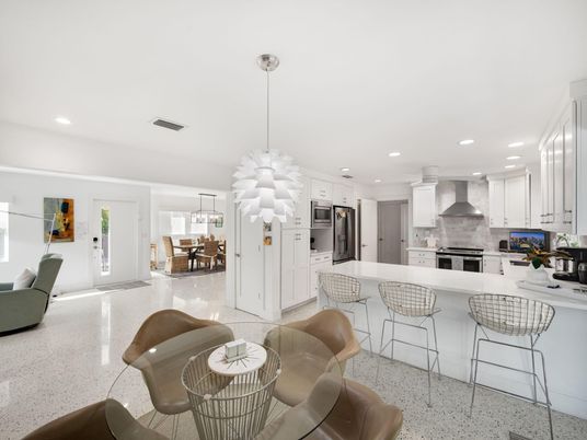 Dining room, Interior, Kitchen, Pendant Lights, Recessed Lighting, Stainless Steel Appliances