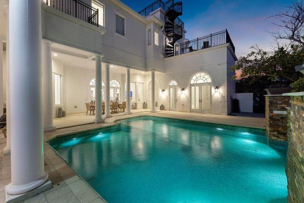 Exterior, Pool