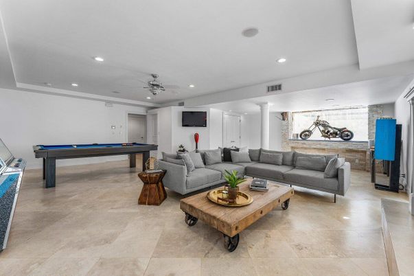 Billiard Table, Game Room, Interior, Living room, Recessed Lighting