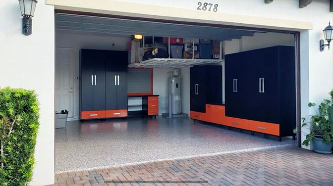 Exterior, Garage