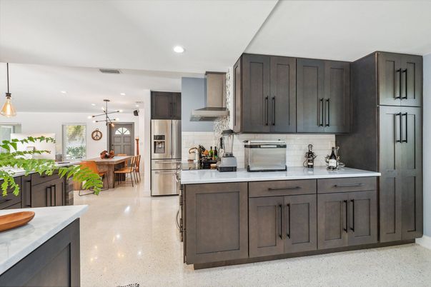 Dining room, Interior, Kitchen, Pendant Lights, Recessed Lighting, Stainless Steel Appliances