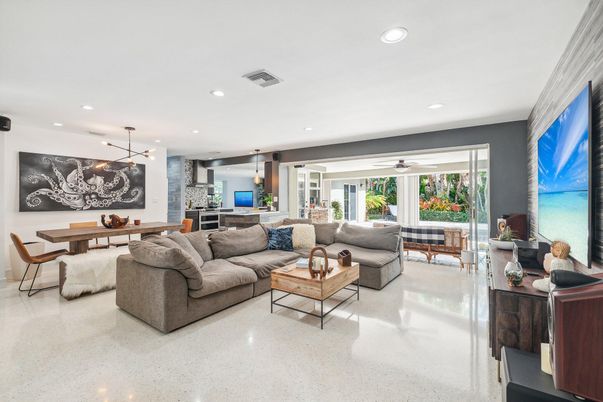 Dining room, Interior, Living room, Pendant Lights, Recessed Lighting