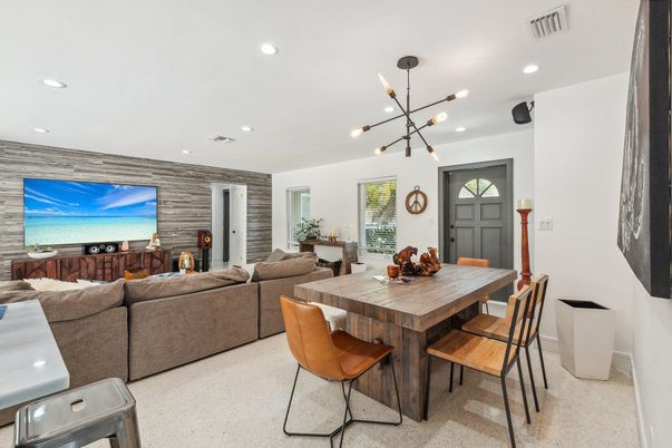 Dining room, Interior, Living room, Pendant Lights, Recessed Lighting