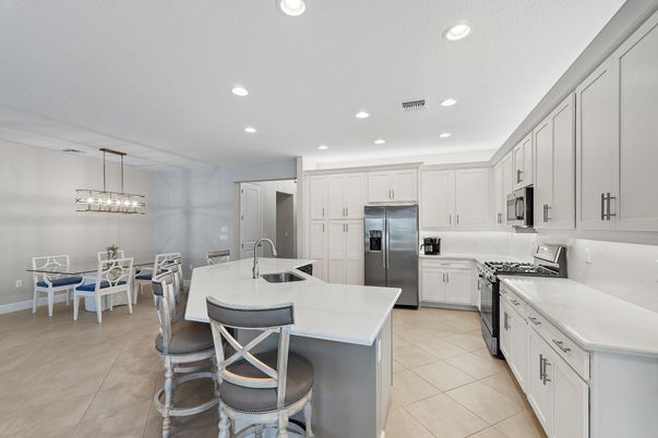 Dining room, Interior, Kitchen, Pendant Lights, Recessed Lighting, Stainless Steel Appliances
