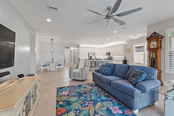 Dining room, Interior, Kitchen, Living room, Pendant Lights, Recessed Lighting, Stainless Steel Appliances