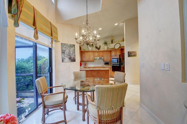Chandelier, Dining room, Interior, Kitchen, Recessed Lighting, Stainless Steel Appliances