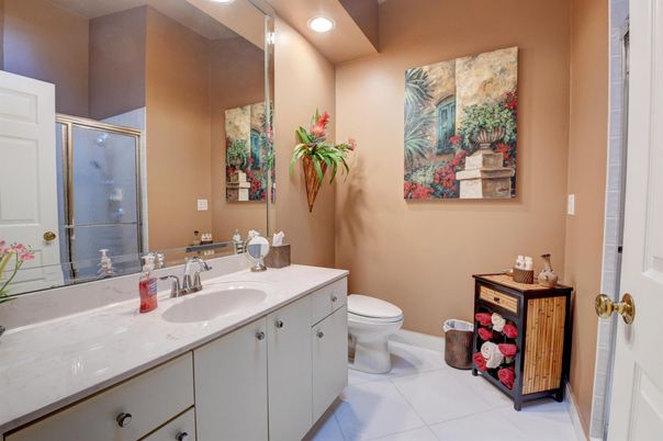 Bathroom, Interior, Recessed Lighting