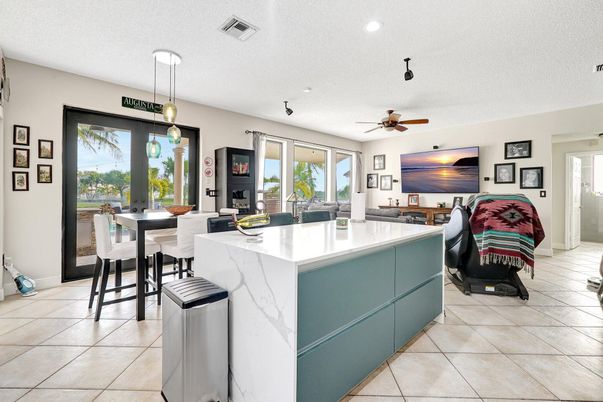 Dining room, Interior, Kitchen, Pendant Lights, Recessed Lighting
