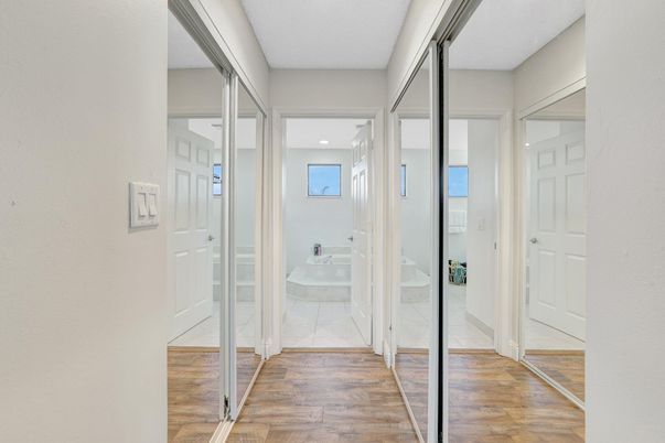Bathroom, Interior, Recessed Lighting, Wood Texture Flooring
