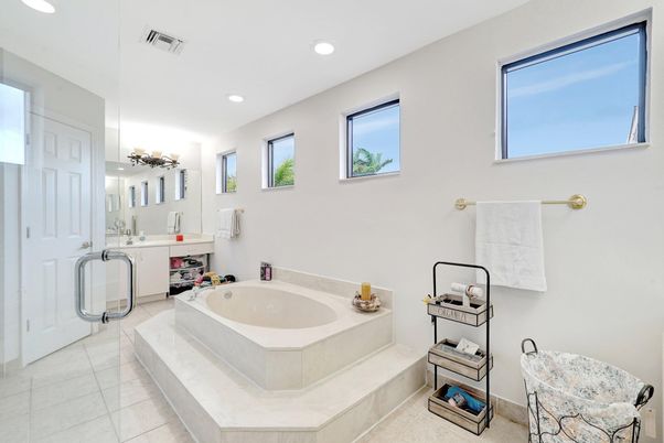Bathroom, Interior, Recessed Lighting