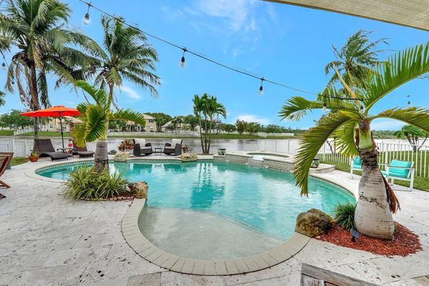 Exterior, Pool, Water