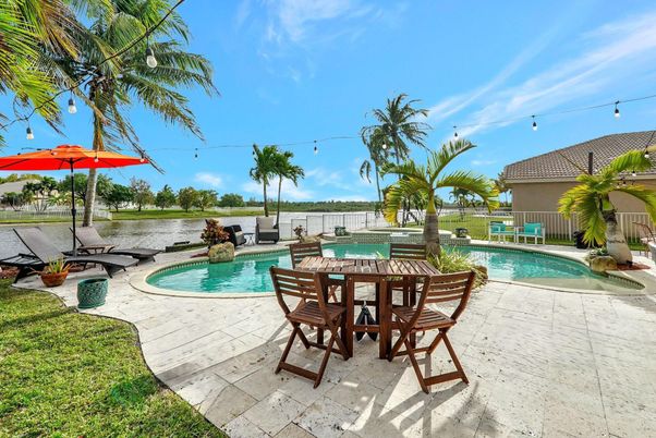 Exterior, Pool, Water