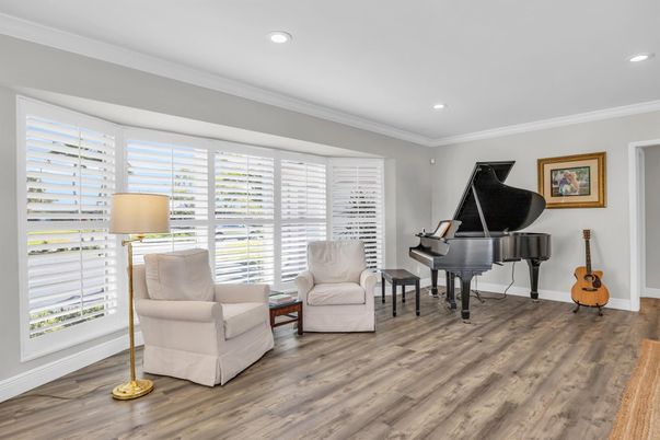 Interior, Piano, Recessed Lighting, Wood Texture Flooring