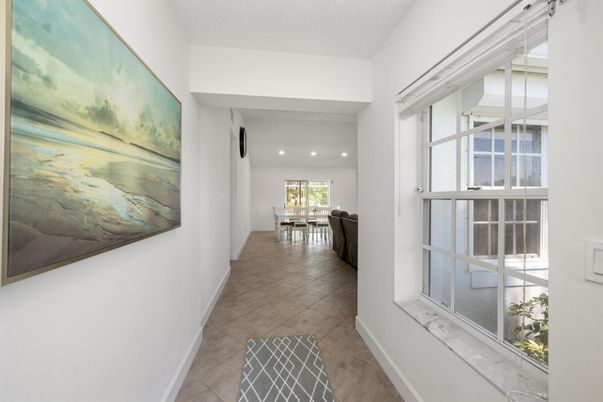 Dining room, Interior, Recessed Lighting