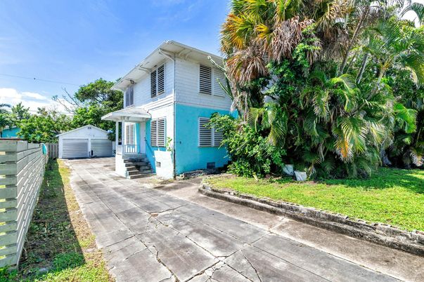 Backyard, Detached Garage, Exterior