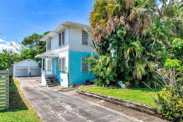 Backyard, Detached Garage, Exterior