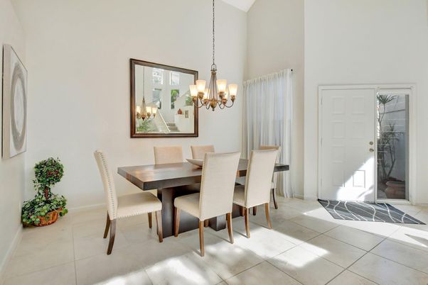 Chandelier, Dining room, Interior