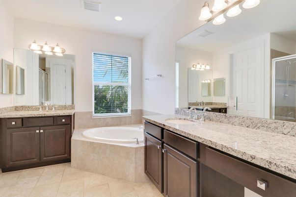 Bathroom, Dual Sink Vanities, Interior, Recessed Lighting
