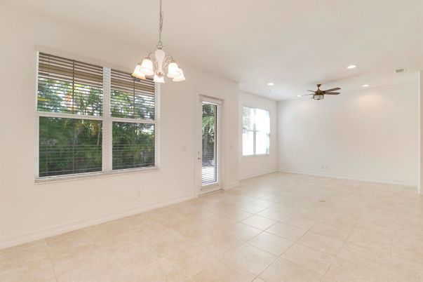 Empty room, Interior, Pendant Lights, Recessed Lighting