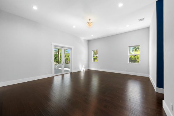 Empty room, Interior, Recessed Lighting, Wood Texture Flooring
