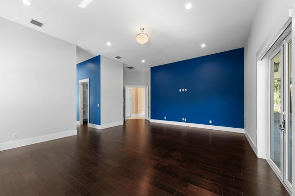 Empty room, Interior, Recessed Lighting, Wood Texture Flooring