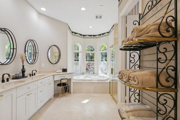 Bathroom, Dual Sink Vanities, Interior, Recessed Lighting