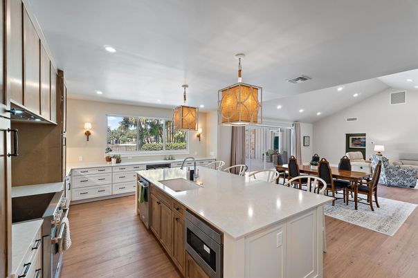 Dining room, Interior, Kitchen, Pendant Lights, Recessed Lighting, Wood Texture Flooring