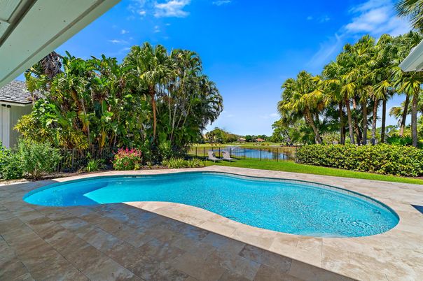 Exterior, Pool, Water
