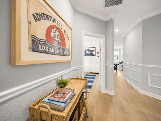 Interior, Recessed Lighting, Wood Texture Flooring