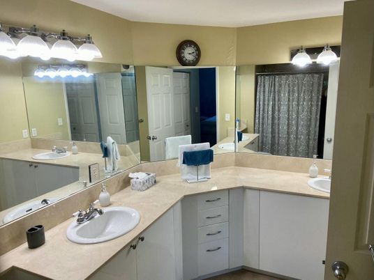 Bathroom, Dual Sink Vanities, Interior