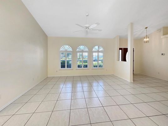 Empty room, Interior, Pendant Lights